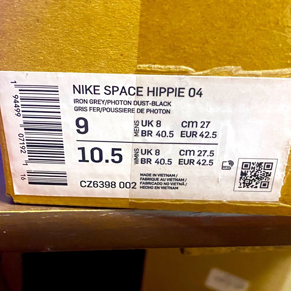Nike Space Hippie 04 Sneakers